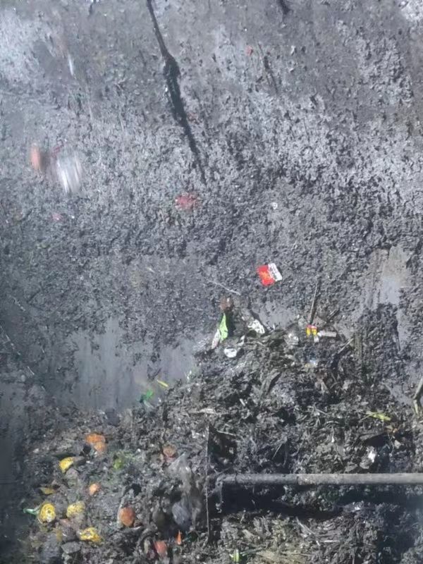 临城镇污水池清理